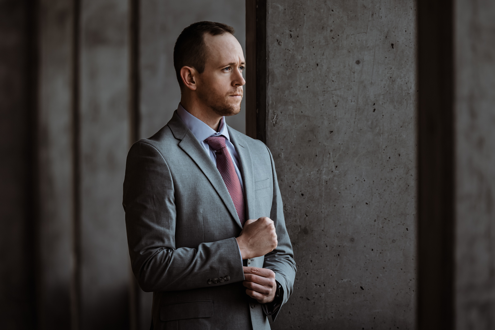 What to Wear for Professional Headshots Based on Your Industry